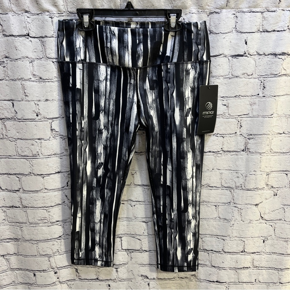MPG Womens Dare Capri Active Leggings Black White Size Small